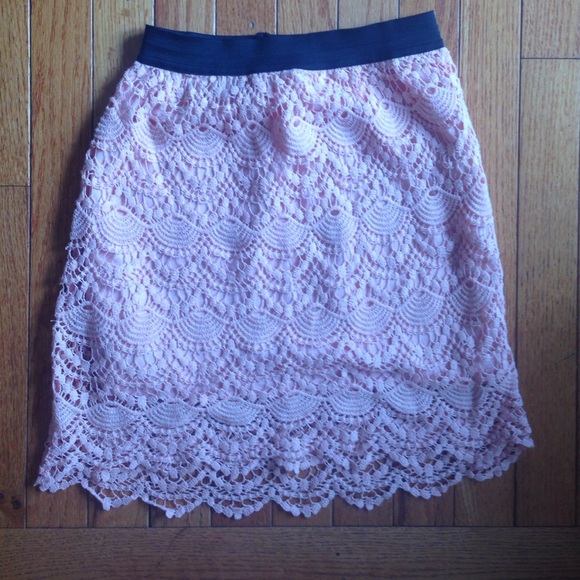Lace skirt
