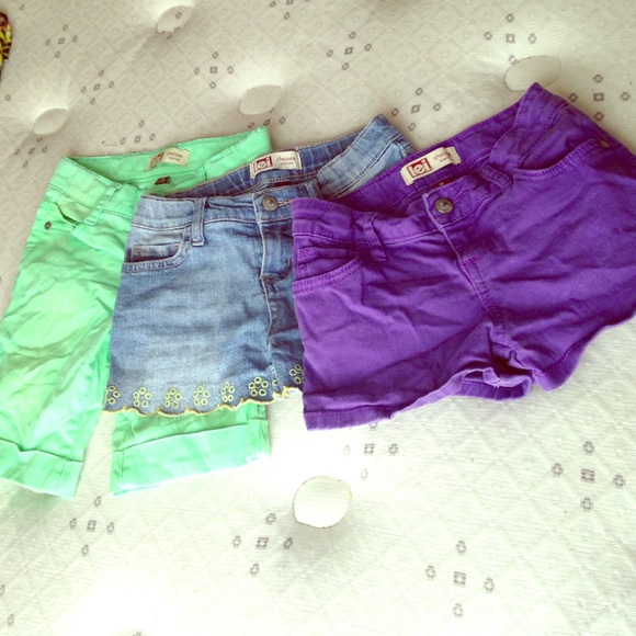 3 pairs of shorts same brand same size