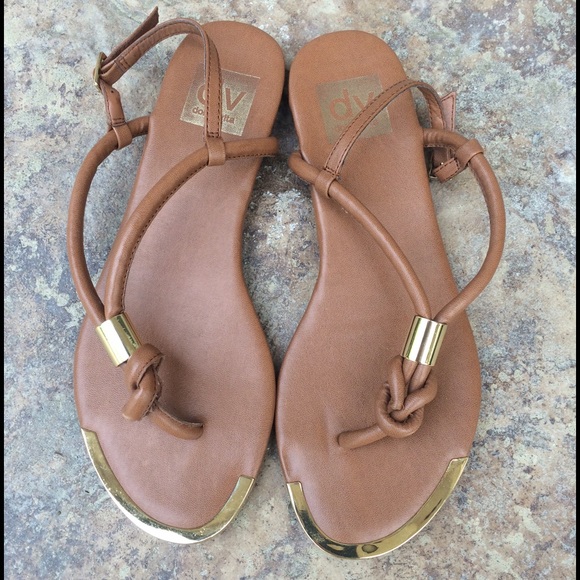 Dolce Vita tan sandal!! Only worn a couple times!