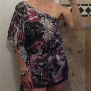 🎉NEW🎉One Shoulder Boutique Top