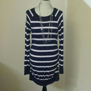 Liz Lange Maternity Dress/Shirt