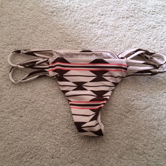 Acacia swimwear Maui bottoms size small in Native