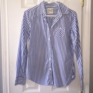American Eagle blue and white striped shirt