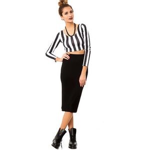 Long Sleeve Crop Top Black and White (XS)