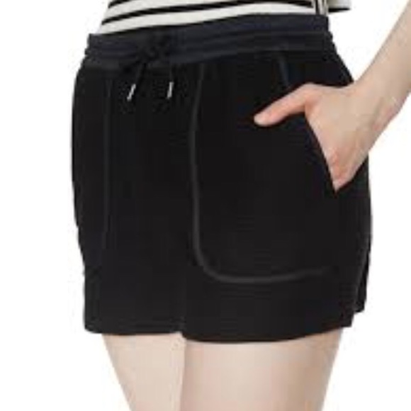 Black valencia shorts
