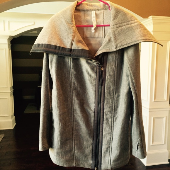 Lululemon Verasana Wrap Jacket