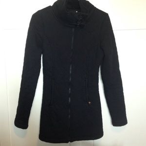 Woman's fitted black northface
