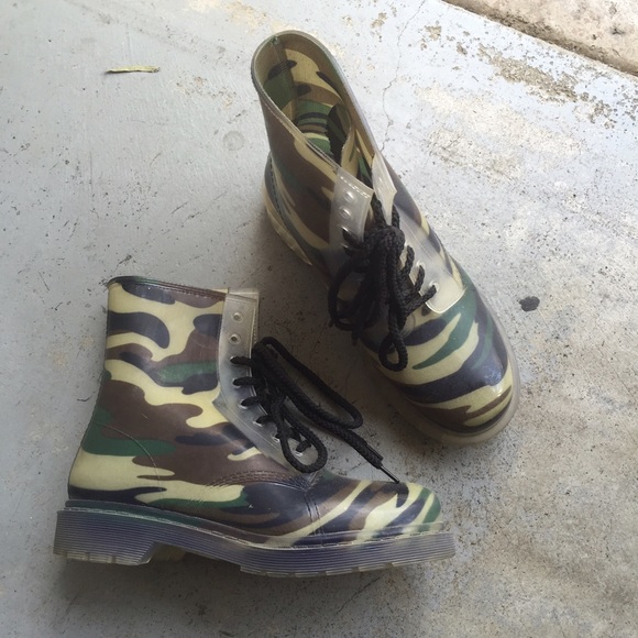 Camp rain boots