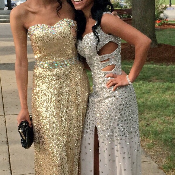 CUSTOM PROM DRESS🔚🔜Ⓜ️ - Picture 2 of 4