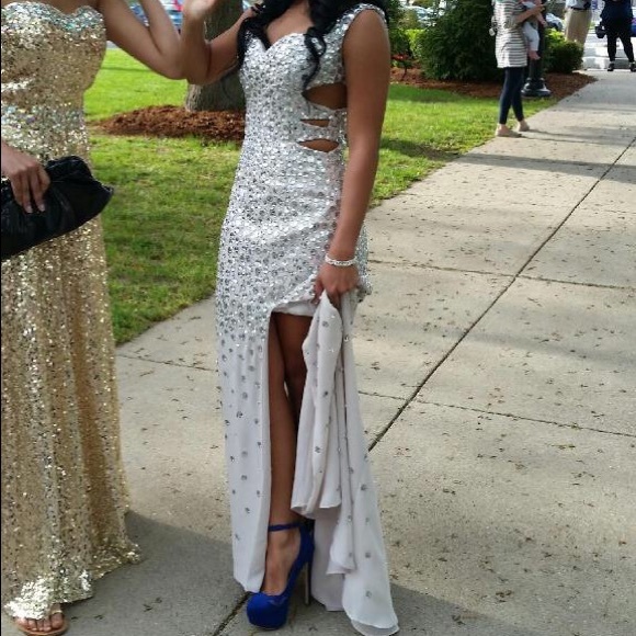 CUSTOM PROM DRESS🔚🔜Ⓜ️ - Picture 4 of 4