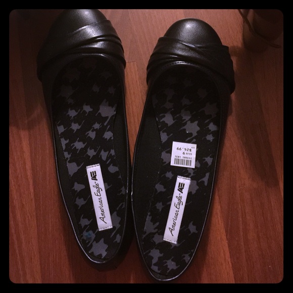 New Black Flats-size 9