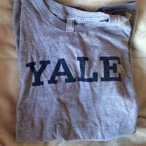 Yale tee shirt