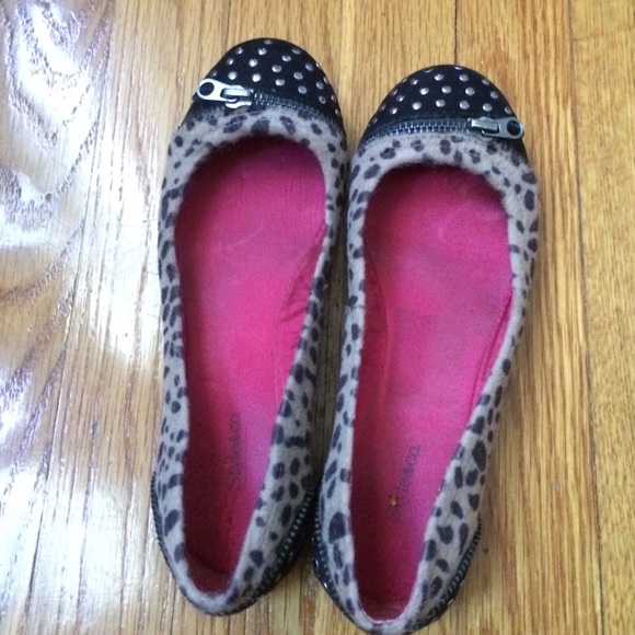 Leopard print flats