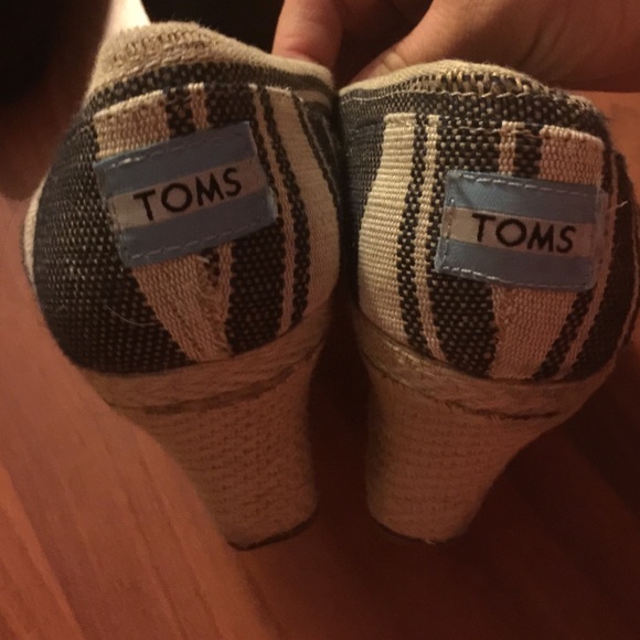 TOMS Wedges-size 9.5