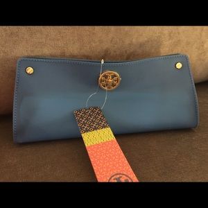 TORY BURCH BNWT Austin Clutch Evening Sky Color