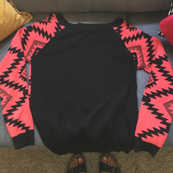 Aztec Sweater - Picture 3 of 3
