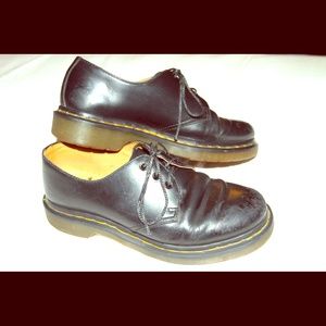 Dr. Martens black leather derby ankle boot⚡️