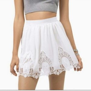 White tobi lace skirt