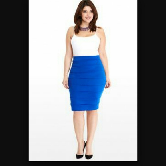 Sold in bundle. Panel ottoman knee length skirt