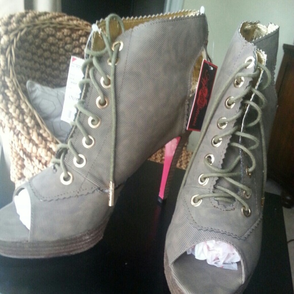 Apple Bottoms Shoes - Apple Bottom platform heels