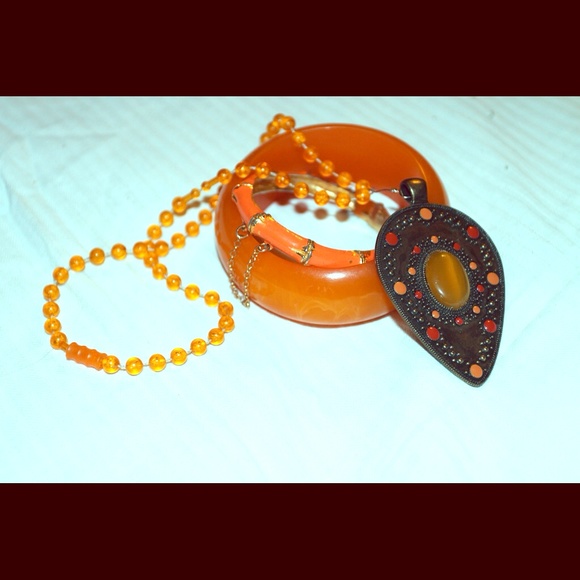 🍊bracelets and necklace🍊