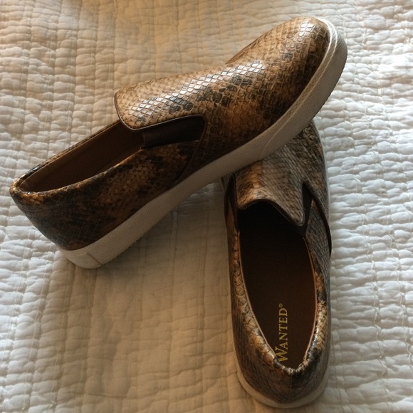 "Wanted" Snake skin slip on sneakers