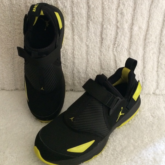 SOLD - Air Jordan - Trunner men's (11.5)