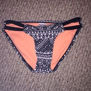 XHILARATION BIKINI BOTTOMS