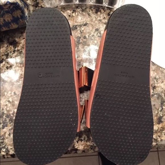 ☀️SOLD☀️RARE Givenchy sandals - Picture 3 of 4