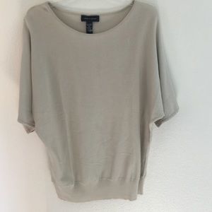 Short sleeve sweater by cable & gauge size XL