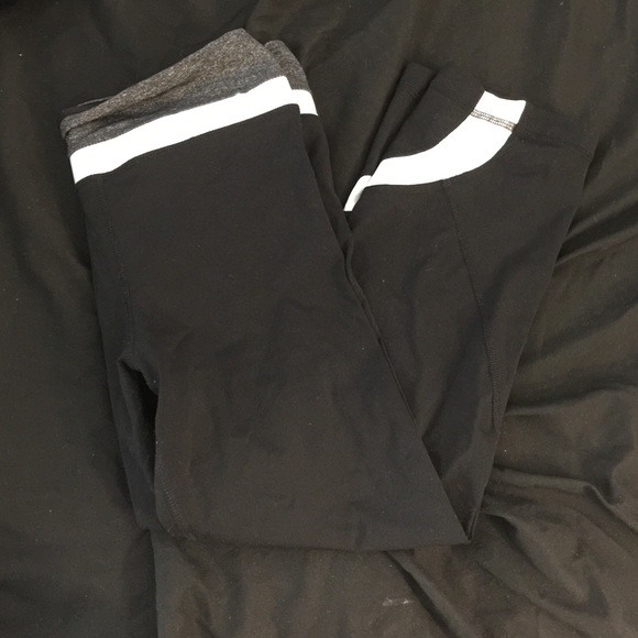 Grey white & black leggings.