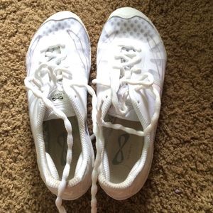 Nfinity cheer shoes
