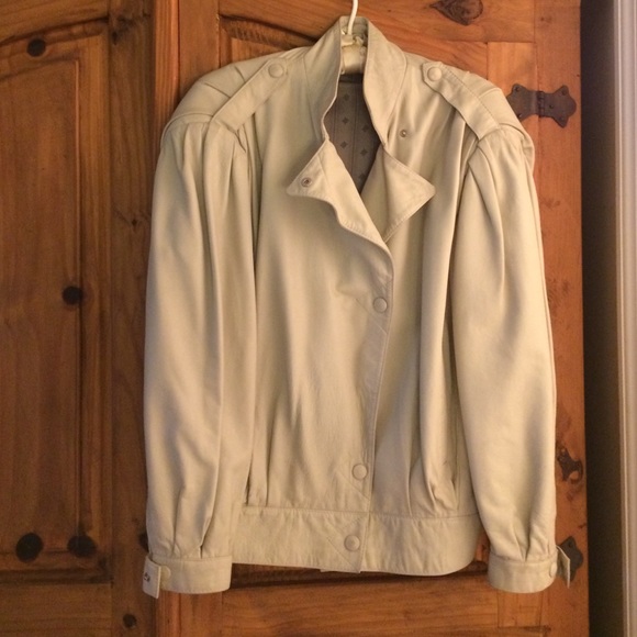 Leather jacket - Picture 2 of 4