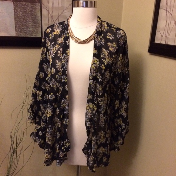 ❌SOLD❌Floral Kimono