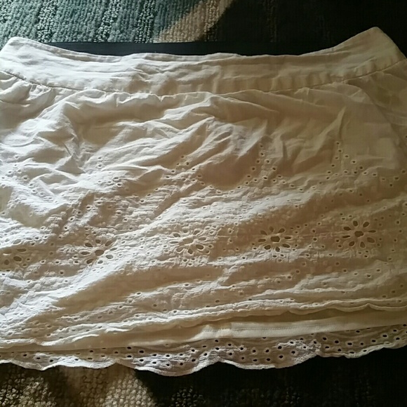 Torrid cream lace ilet skirt