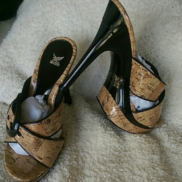 Beige Open Toe Cork Style Stilettos - Picture 2 of 4