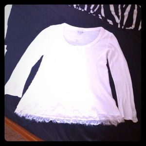 ⭐2/$7⭐️WHITE THERMAL TOP WITH FUR TRIM SIZE XS❤️