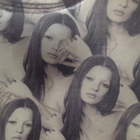 OMWeekend Kate Moss Crop Top - Picture 2 of 2