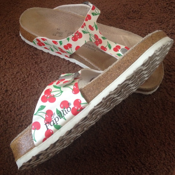 Sandals - Picture 3 of 4