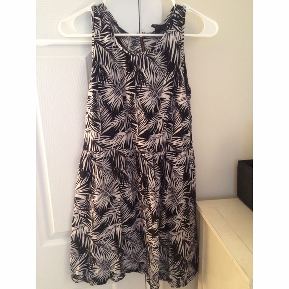 H&M black and white Palm print dress