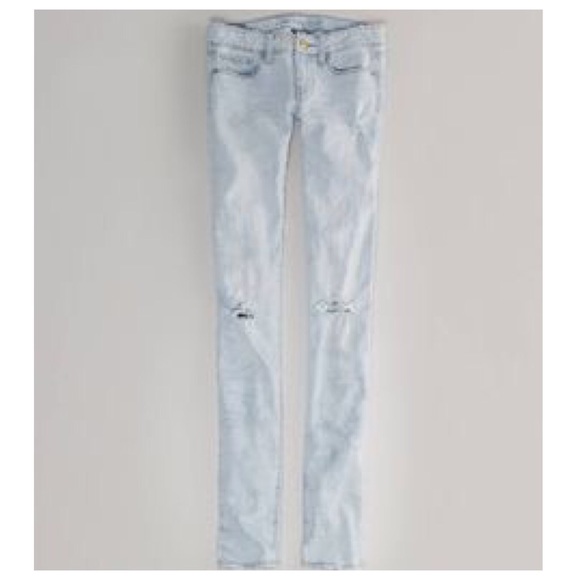 American Eagle Light Washed Distressed Skinny Jean