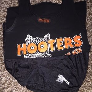 HOOTERS outfit