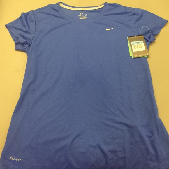 Nike Dri-Fit workout shirt - Picture 1 of 2