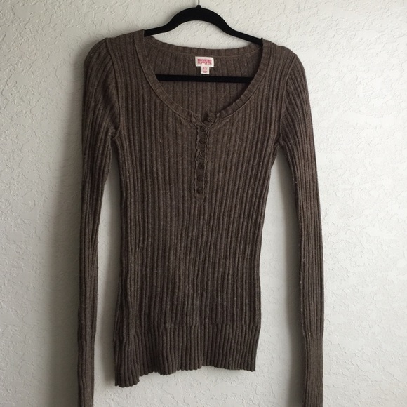 Cool brown sweater 🍂🌰