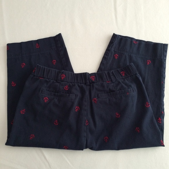 🚫SOLD IN BUNDLE💝 🎉HP🎉 Navy/Red anchor capris - Picture 3 of 4
