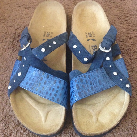 Sandals - Picture 2 of 4