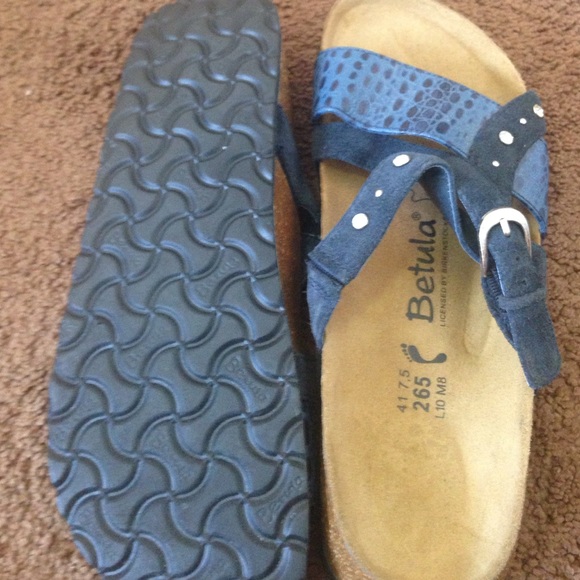 Sandals - Picture 4 of 4
