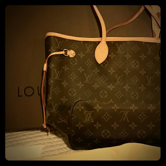Louis vuitton mm neverfull, never used
