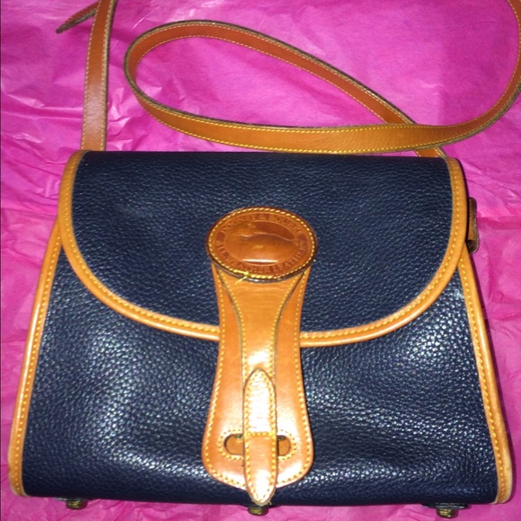 Dooney and Bourke cross body purse $50🅿️🅿️