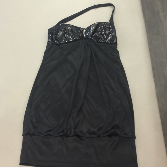 Black dress - Picture 1 of 3